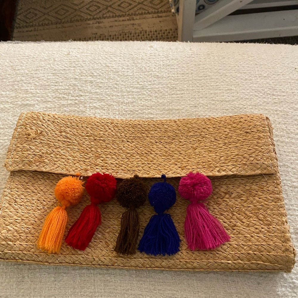 NWT  Bujibaha straw clutch!